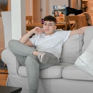 Meet your Posher, Carina